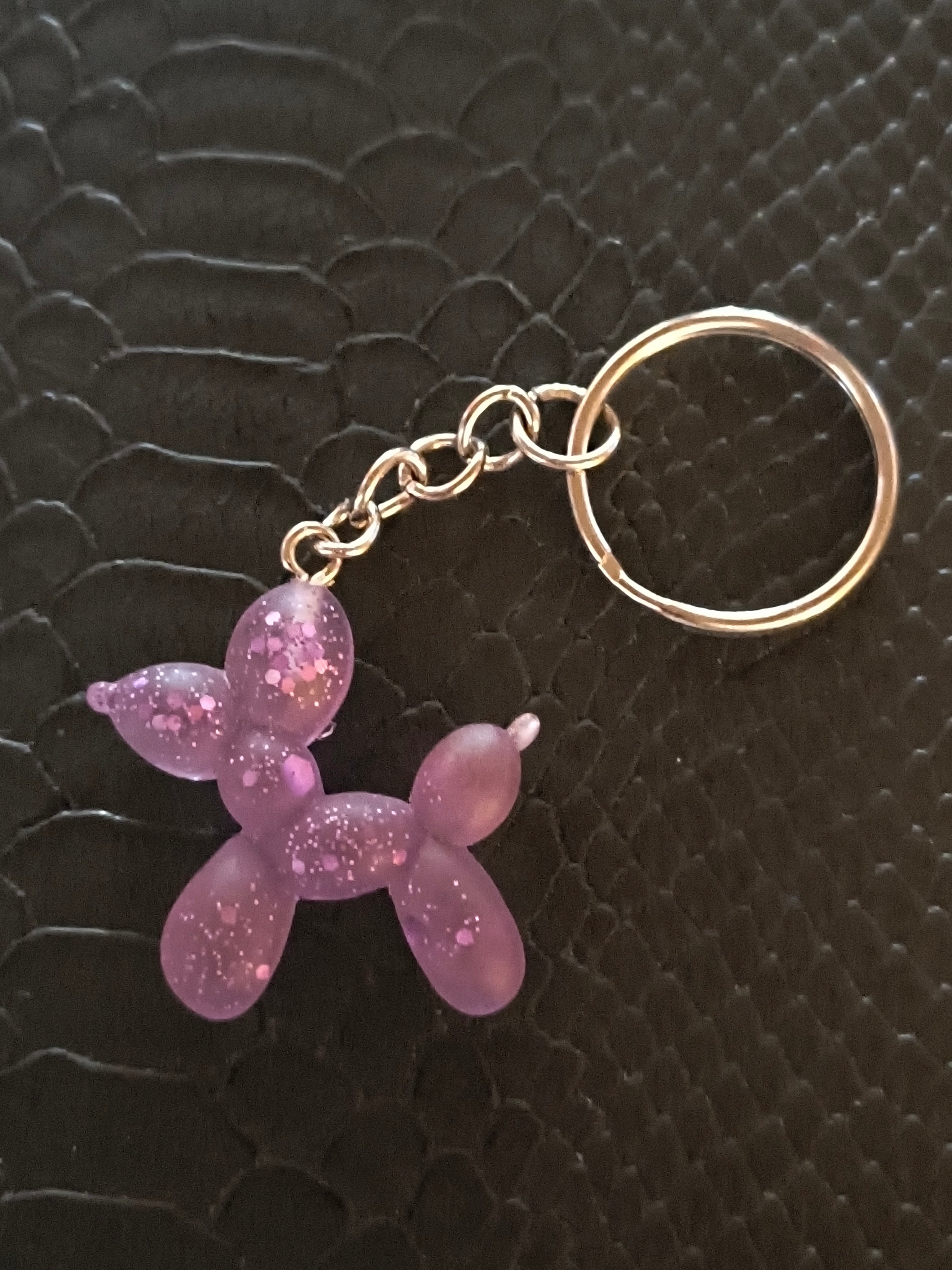 Porte clef petit chien ballon