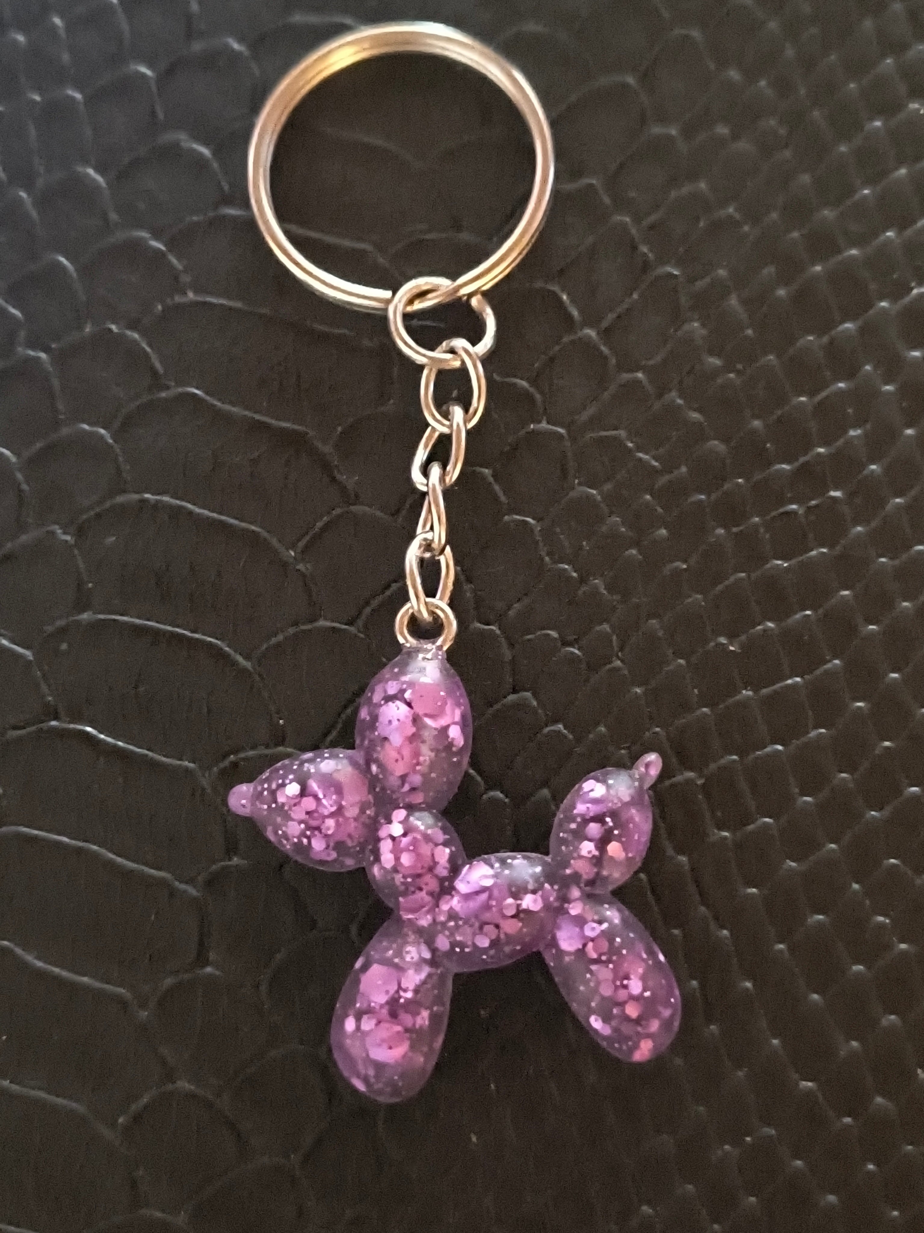 Porte clef petit chien ballon