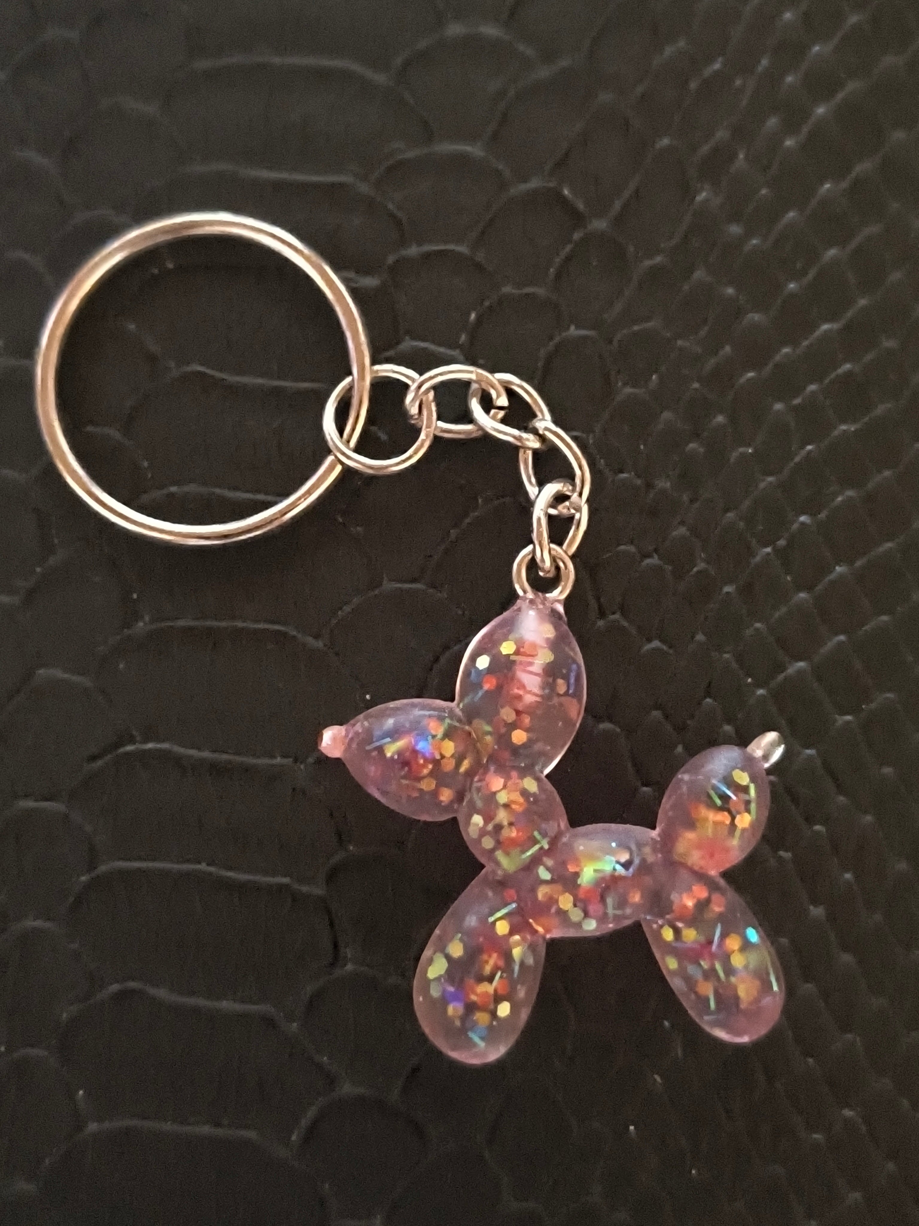Porte clef petit chien ballon