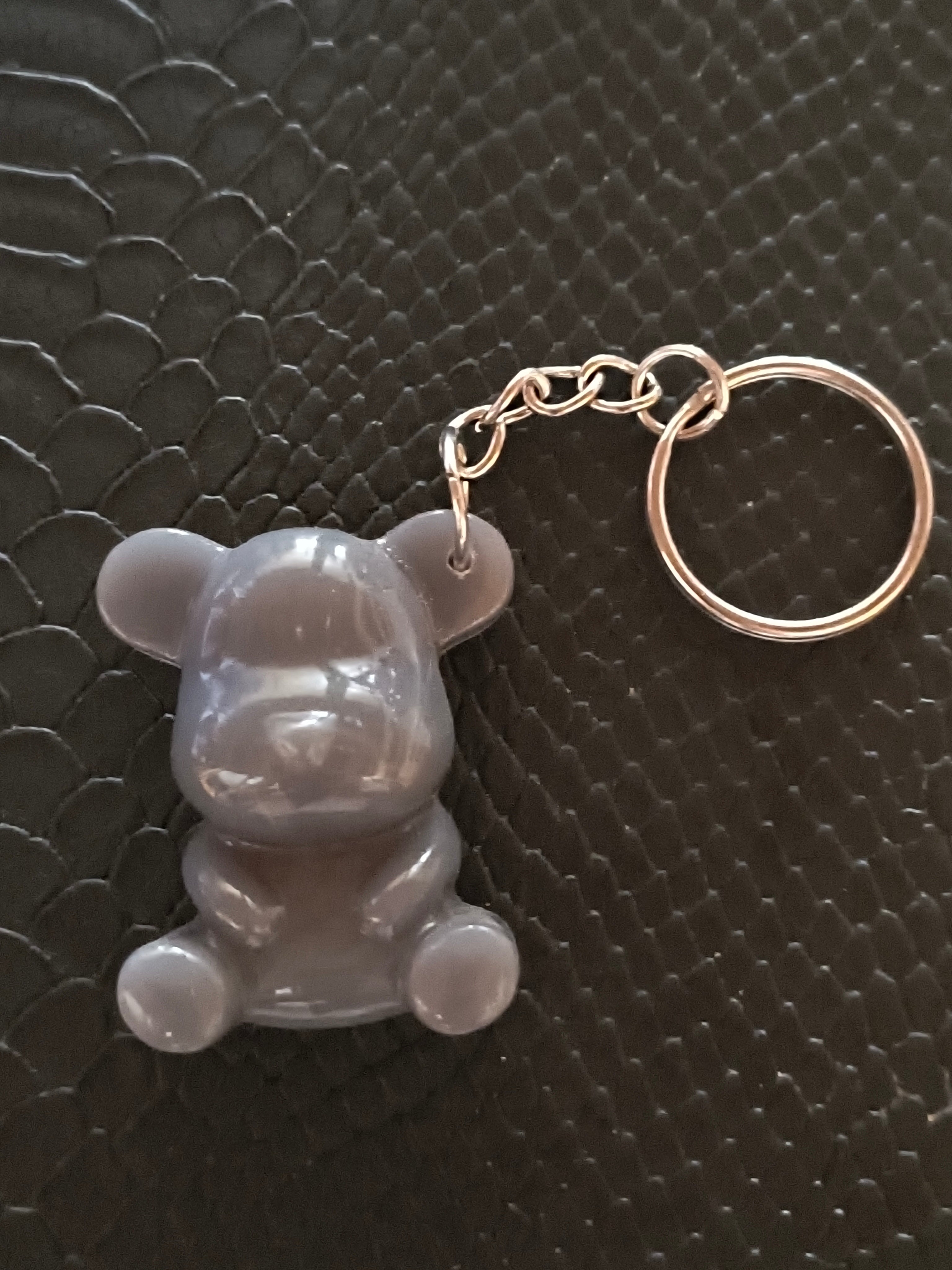 Porte clef ourson assis